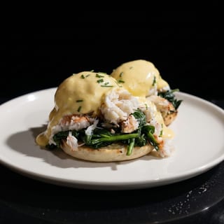 Crab Benedicts